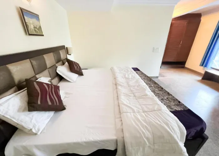 Hotel Roop Mahal - Saket