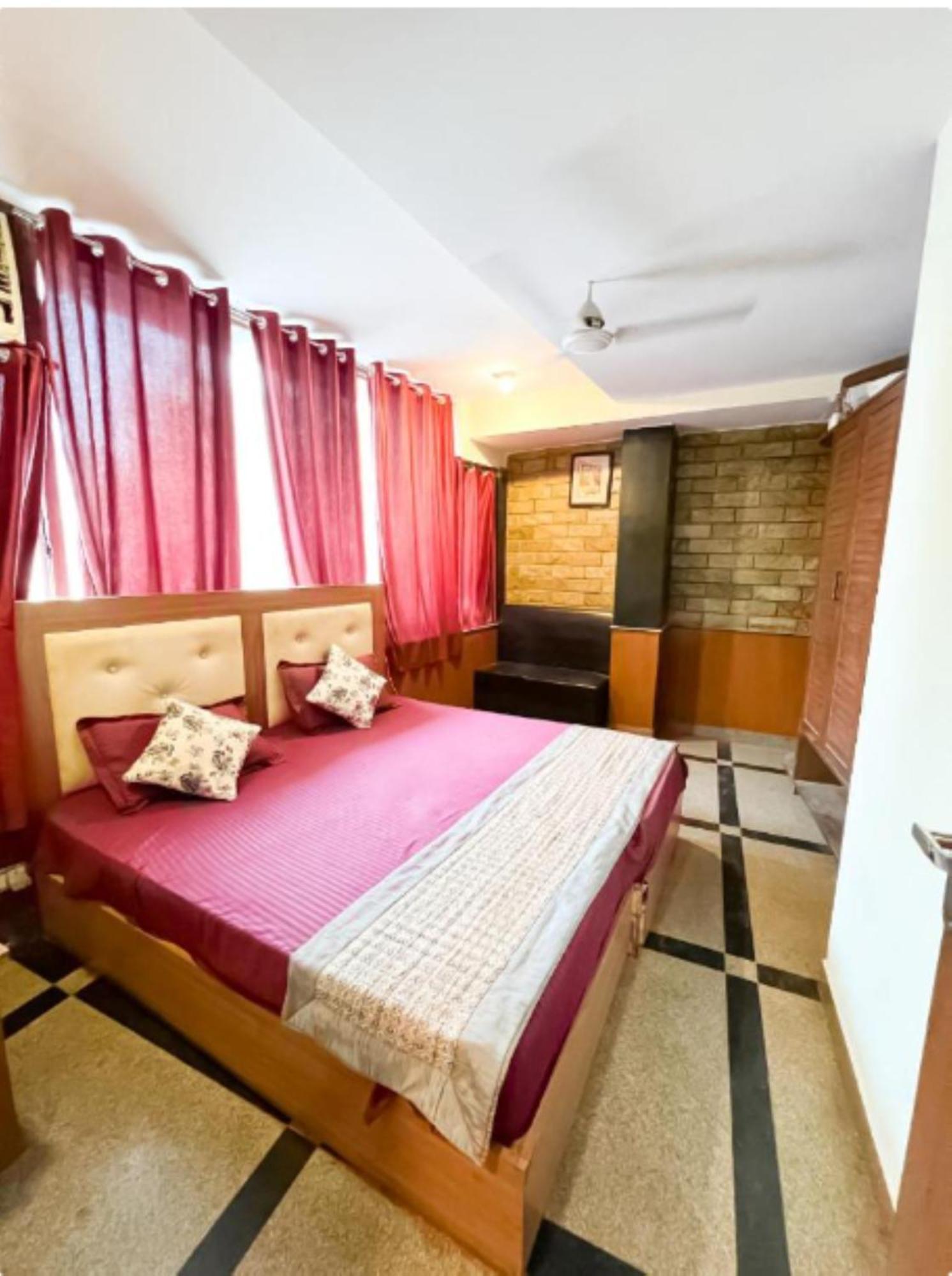 Roop Mahal - Saket Apartment