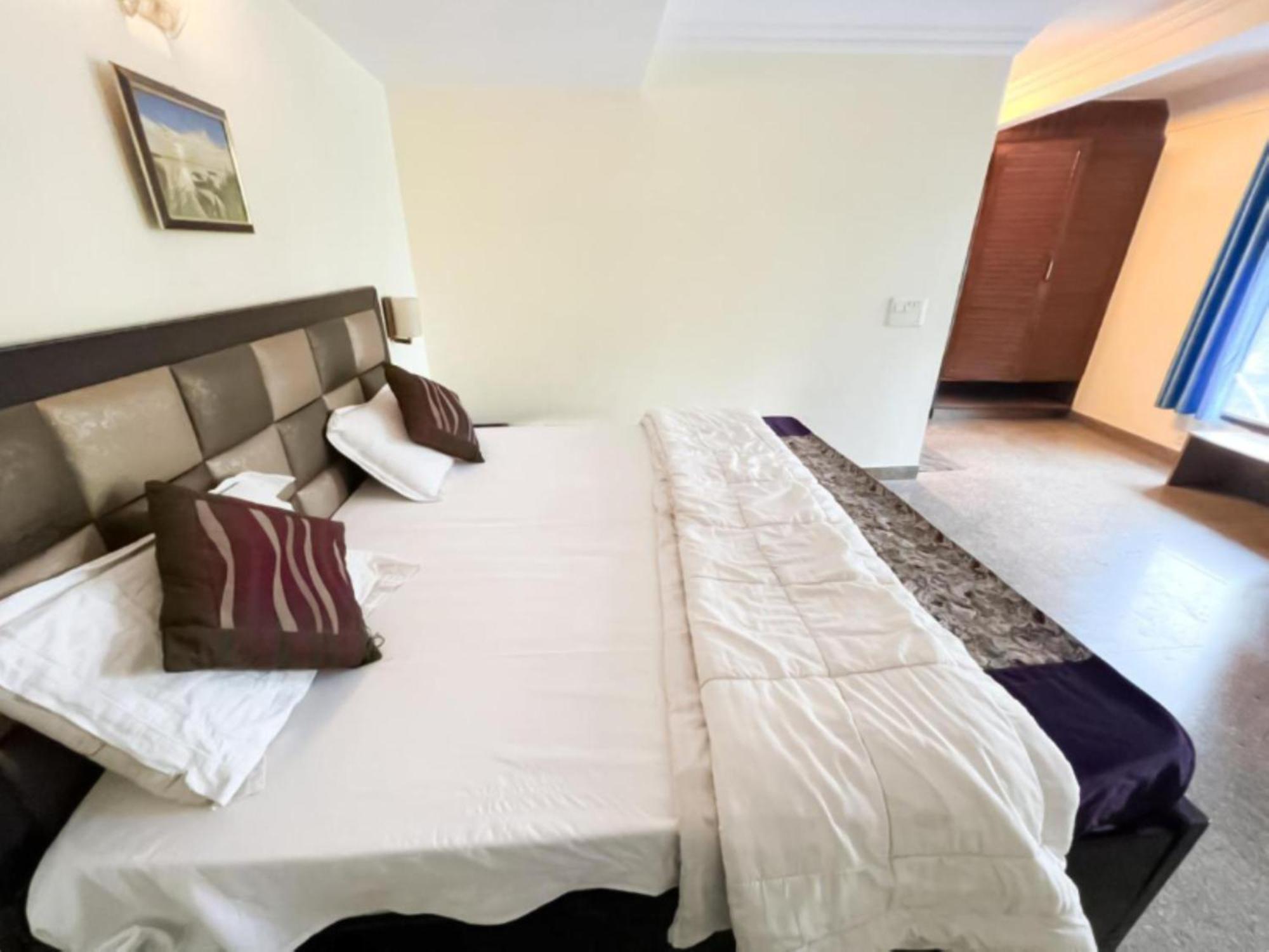 Apartment Roop Mahal - Saket